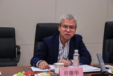 地大公司党委书记许德华介绍公司情况